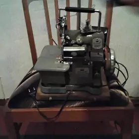 satlyk awerlok masynka