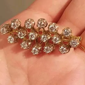 gyzyl Ýerewan sirkon broşka