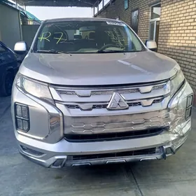 Mitsubishi Outlander Sport 2020