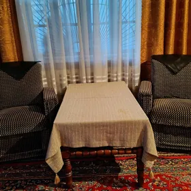 кресла 2 шт + стол 1 шт.