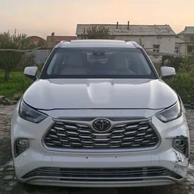 Toyota Highlander 2020