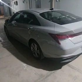 Hyundai Elantra 2021