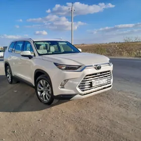 Toyota Highlander 2024