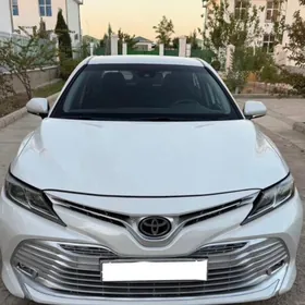 Toyota Camry 2018