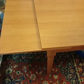 стол обеденный