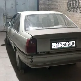 Opel Omega 1990
