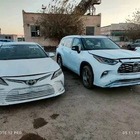 Toyota Camry 2021