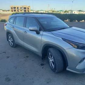 Toyota Highlander 2022