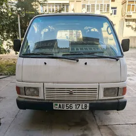 Nissan Urvan 1996