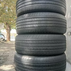 Kamplekt 235 55 20 Teker