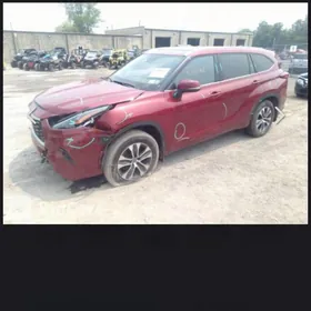 Toyota Highlander 2021