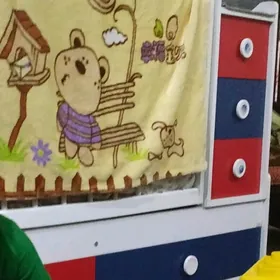 Детская кроватка