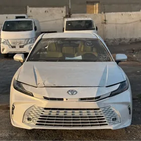 Toyota Camry 2025