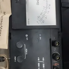 Megaommetr Мегаомметр