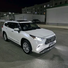 Toyota Highlander 2021