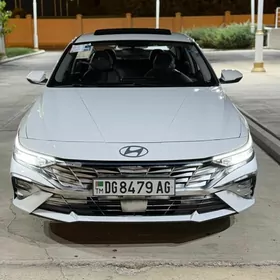 Hyundai Elantra 2025