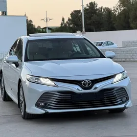 Toyota Camry 2018