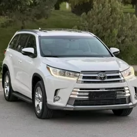Toyota Highlander 2018