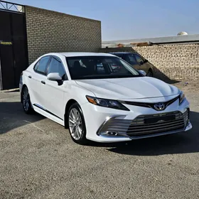 Toyota Camry 2022
