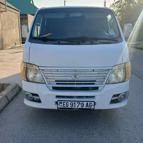 Nissan Urvan 2010