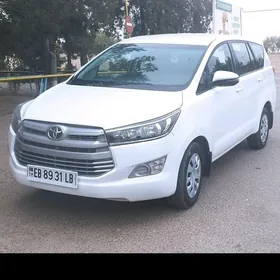 Toyota Innova 2021
