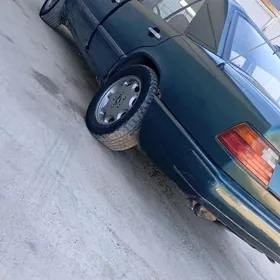 Mercedes-Benz 230E 1987