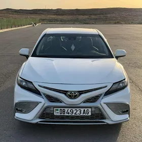 Toyota Camry 2021