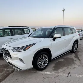 Toyota Highlander 2021