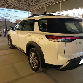 Nissan Pathfinder 2024