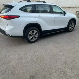 Toyota Highlander 2023