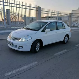Nissan Versa 2011