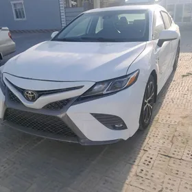 Toyota Camry 2020