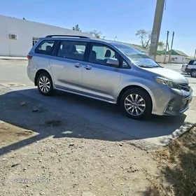 Toyota Sienna 2018