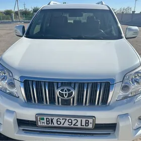Toyota Land Cruiser Prado 2013