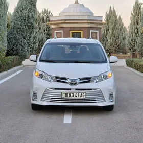 Toyota Sienna 2020
