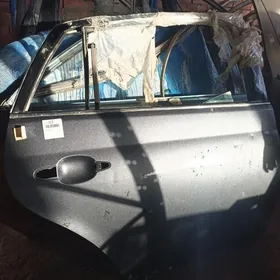 Avalon 2005 sag yzky Gapysy