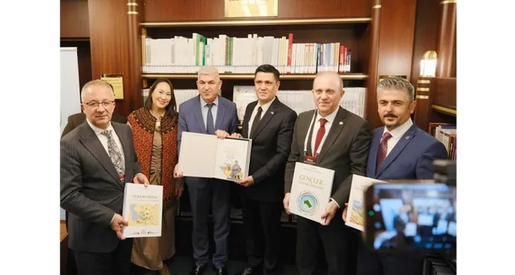 Türkmenistanyň Prezidentiniň hem-de Halk Maslahatynyň Başlygynyň kitaplary Türkiýäniň Prezidentiniň Milli kitaphanasyna sowgat berildi