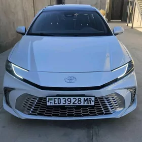 Toyota Camry 2025