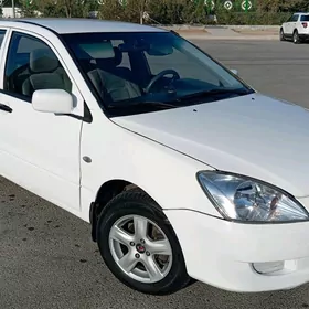 Mitsubishi Lanser 2005