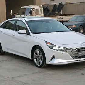 Hyundai Elantra 2022