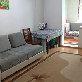 гостинка 42кв.м.6мкр.