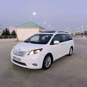 Toyota Sienna 2011