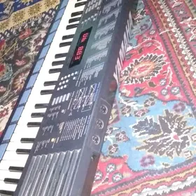 Yamaha psr 680