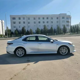 Toyota Camry 2020