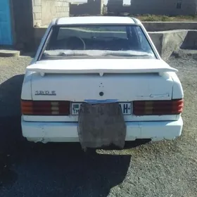 Mercedes-Benz 190E 1988