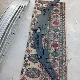 palta camry pod kapot plasmas