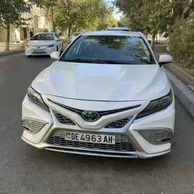 Toyota Camry 2021
