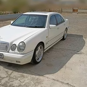Mercedes-Benz E320 1999