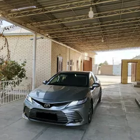 Toyota Camry 2020