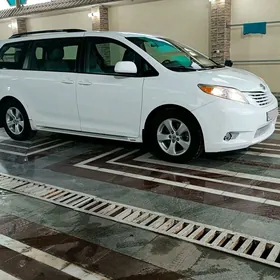 Toyota Sienna 2017